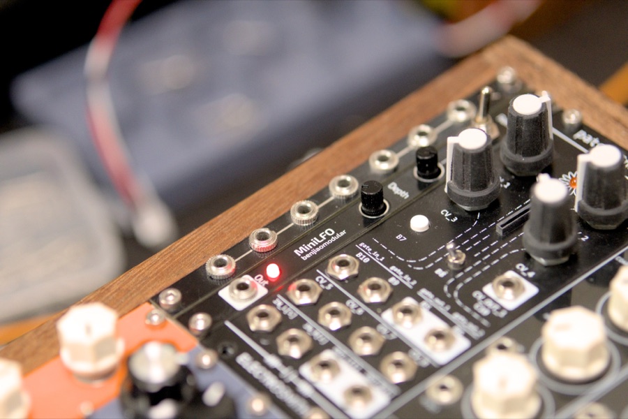 MiniLFO module